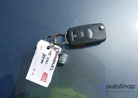 2015 Volkswagen Jetta 1.8T Sport from USA, damaged, VIN 3VWD17AJ2FM414947